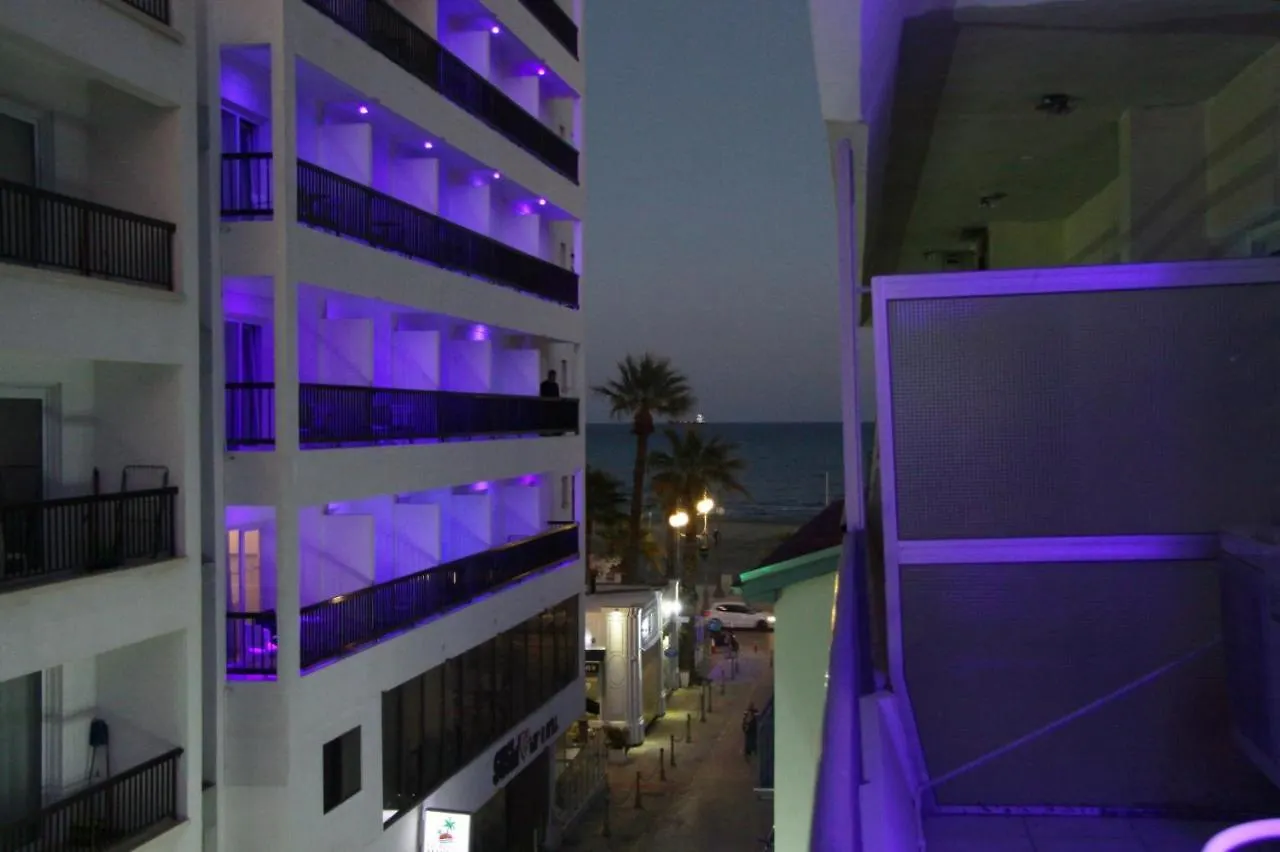 Lägenhet Larnaca Bay Suites Cypern