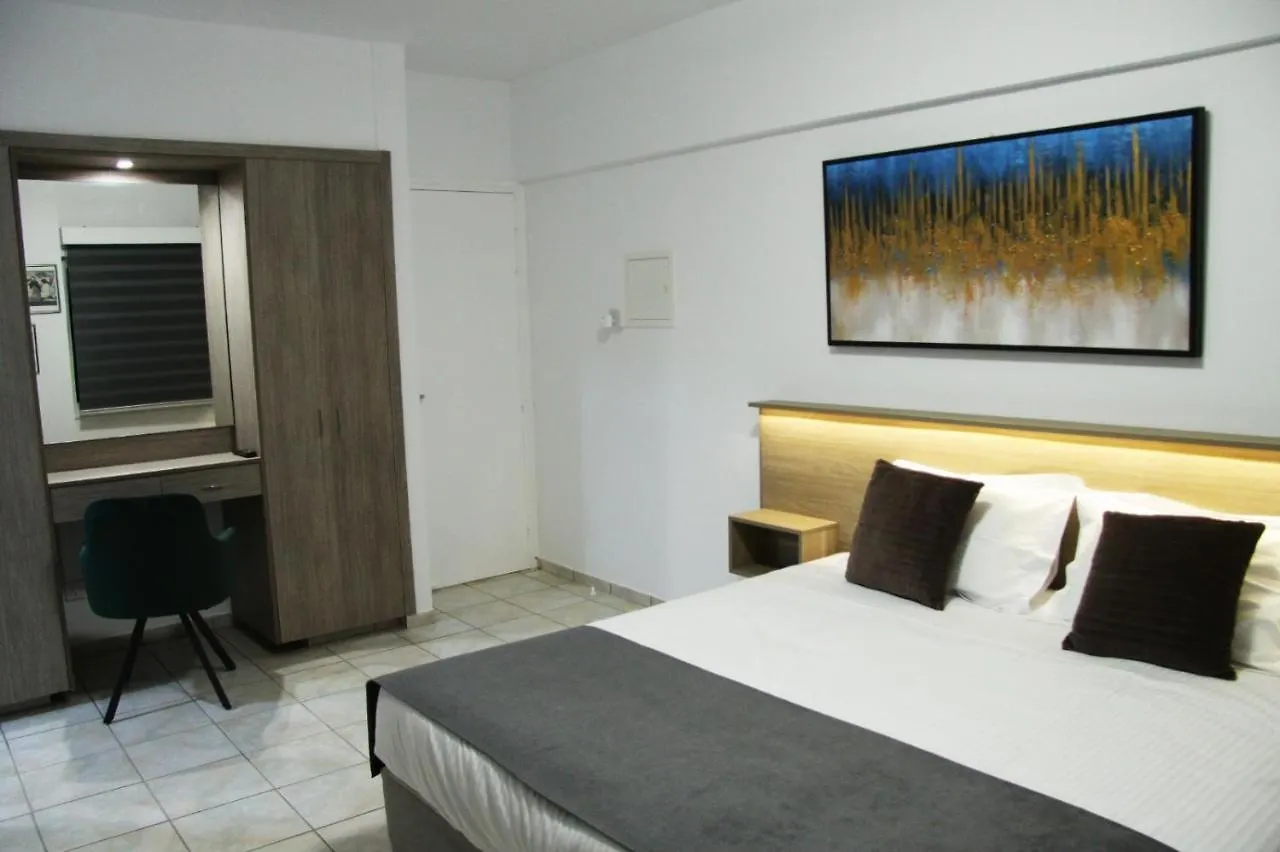 Larnaca Bay Suites 0*,  Cypern